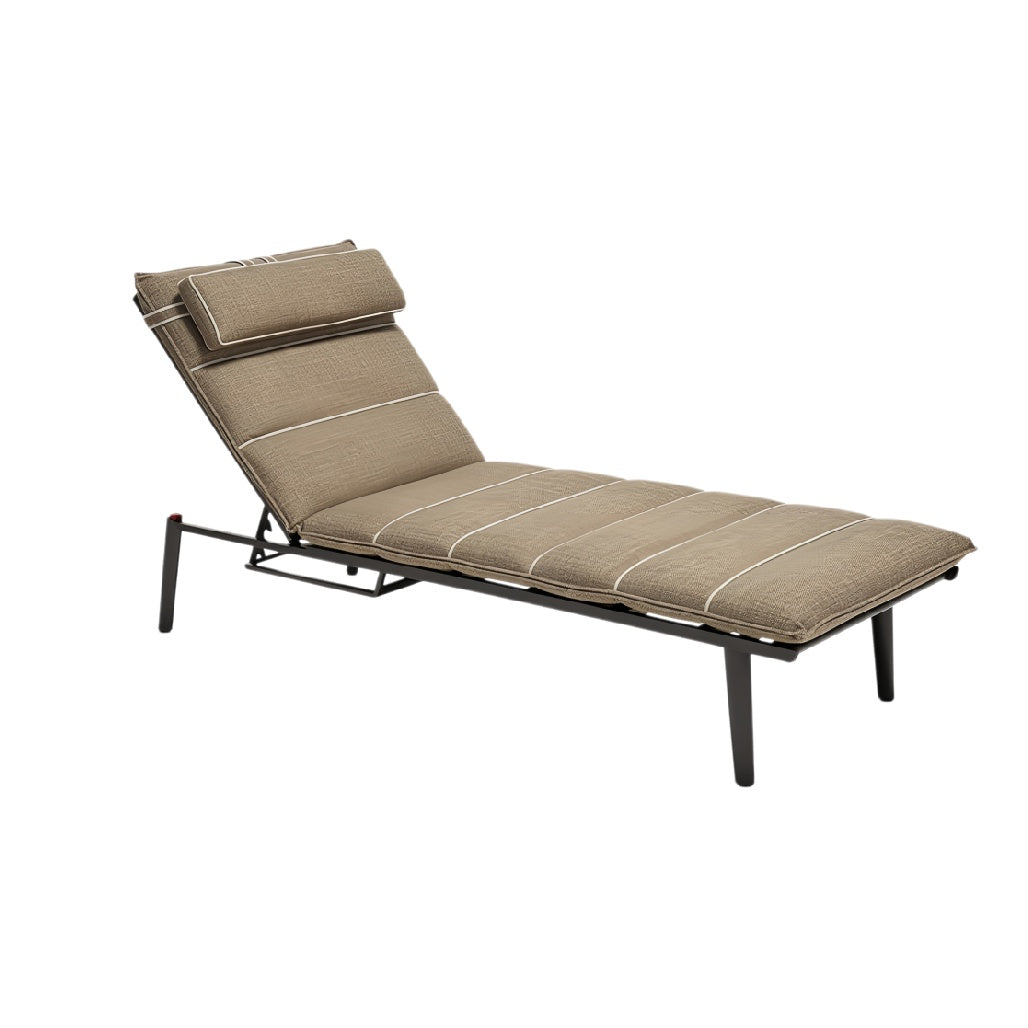 **Technische titel in het Nederlands: Ergonomische ligstoel met verstelbare rugleuning en comfortabele kussen**